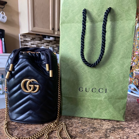 Gucci Marmont Bucket Bag - Picture 1 of 9